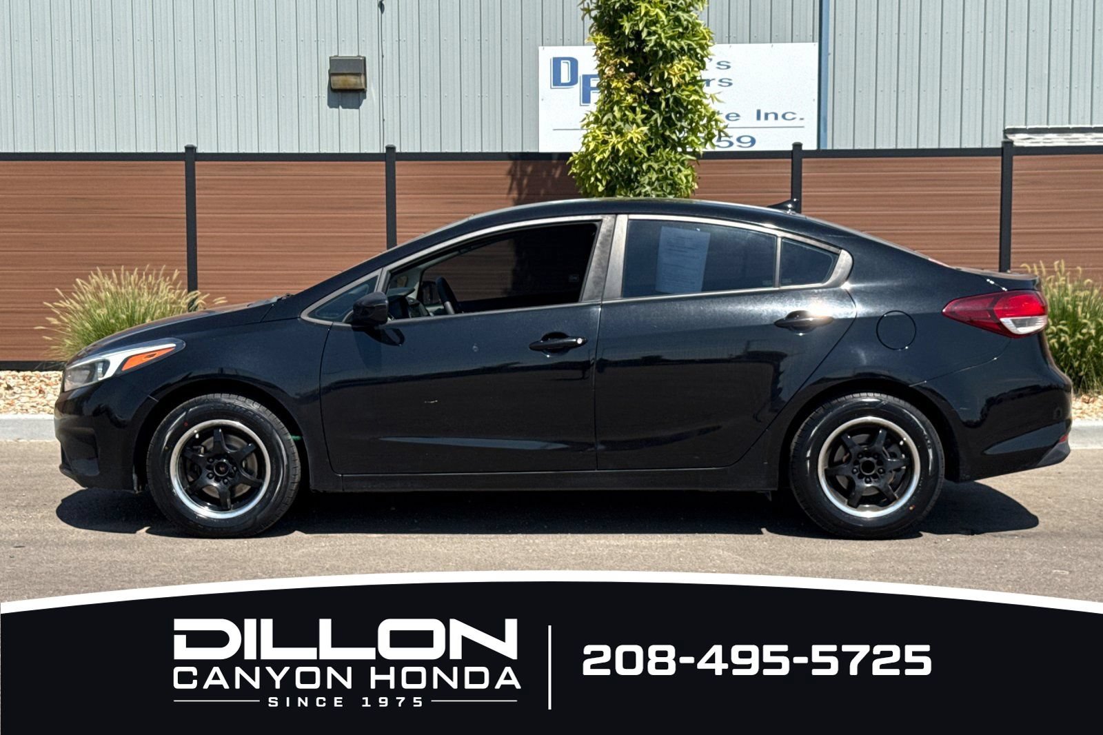 Used 2017 Kia Forte LX FWD image 7