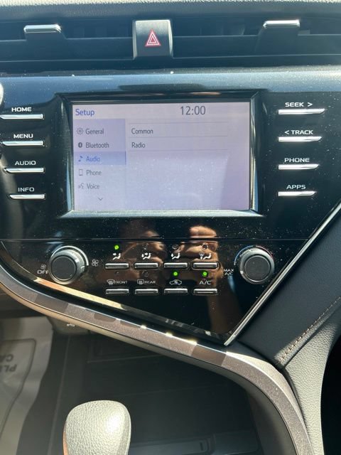 Used 2018 Toyota Camry LE FWD image 14