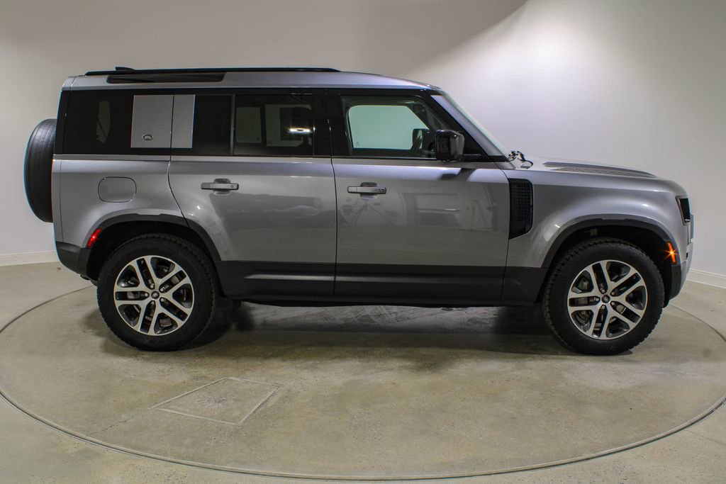 Used 2020 Land Rover Defender 110 HSE image 6