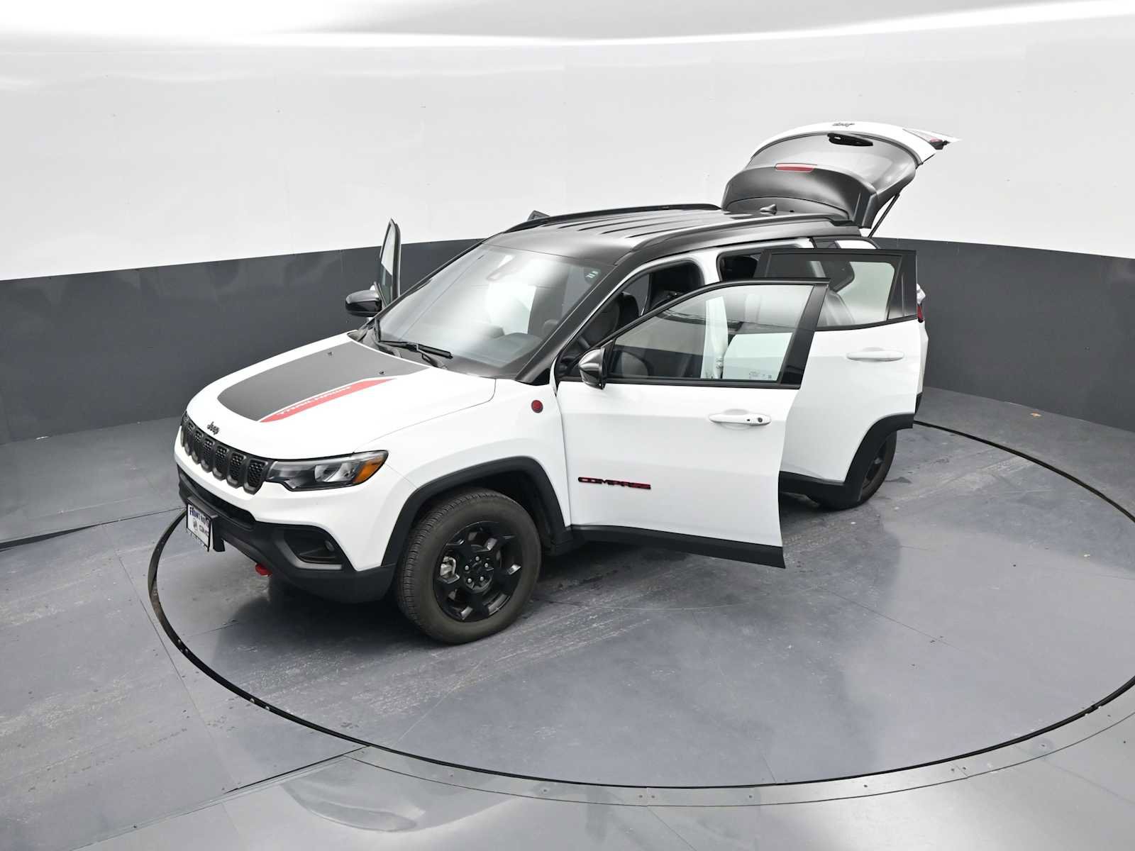 Used 2024 Jeep Compass Trailhawk image 48