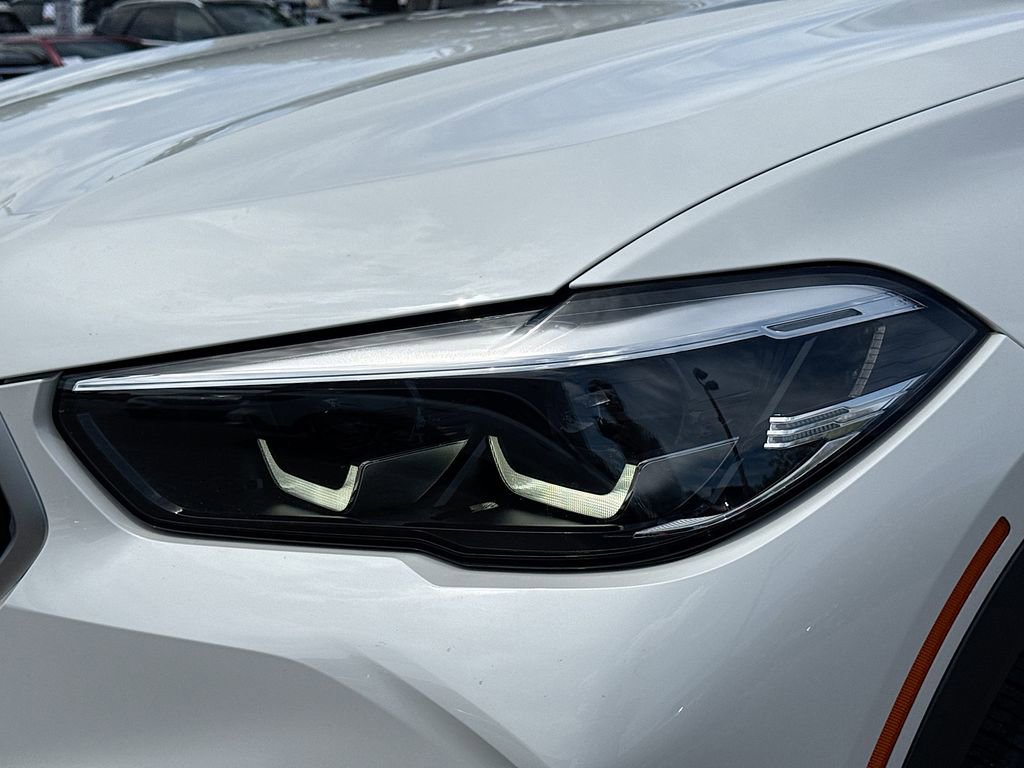 Used 2021 BMW X6 sDrive40i w/ Premium Package image 9