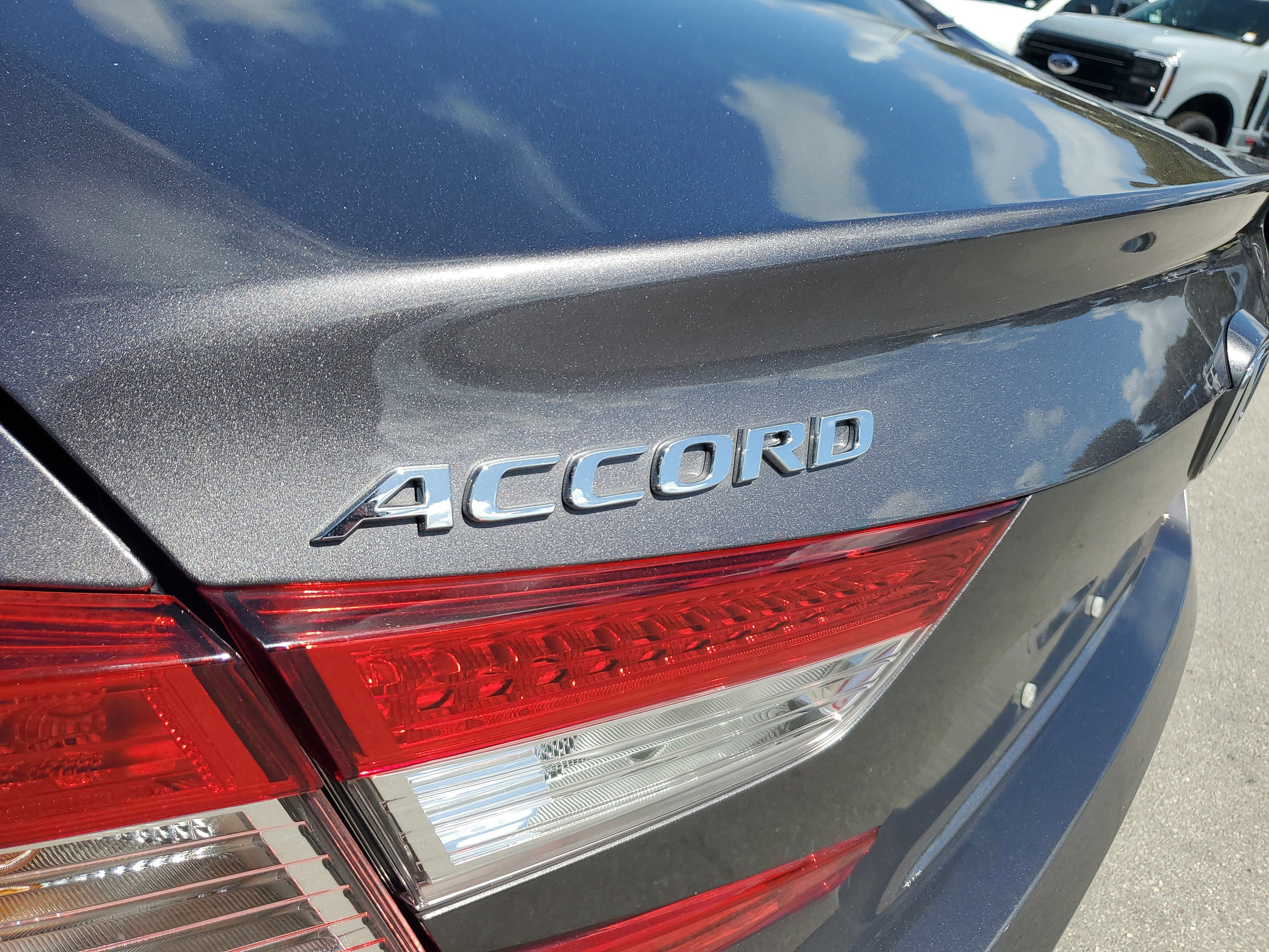 Used 2021 Honda Accord Touring image 31