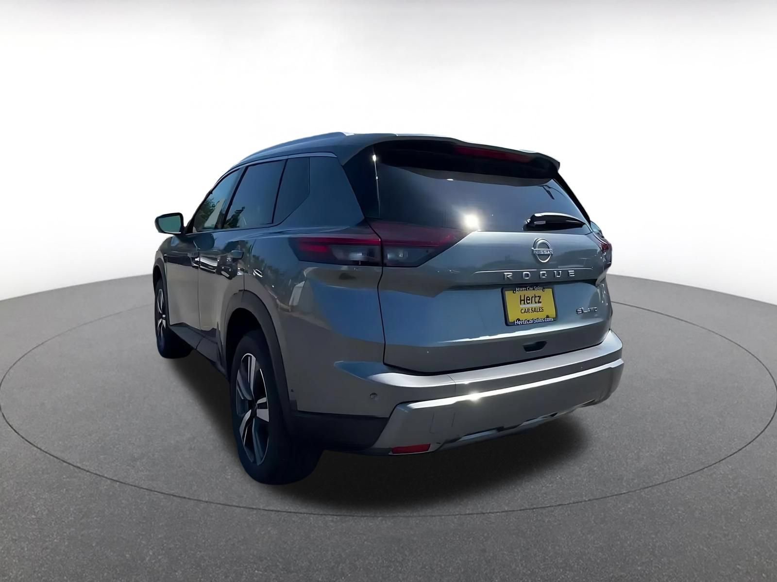 Used 2026 Nissan Rogue SL AWD/4WD image 9