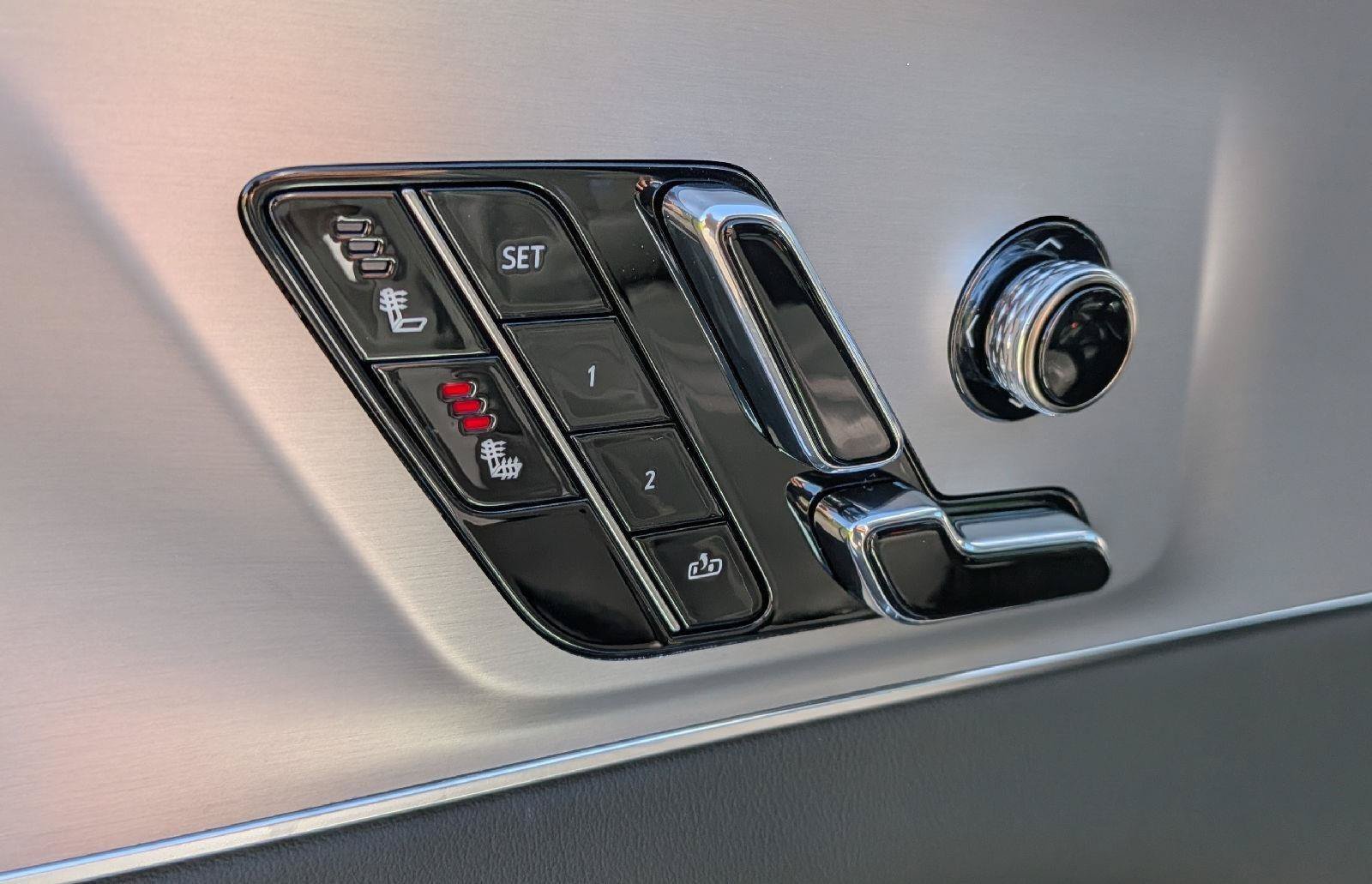 New 2027 Cadillac Lyriq Luxury AWD/4WD image 14