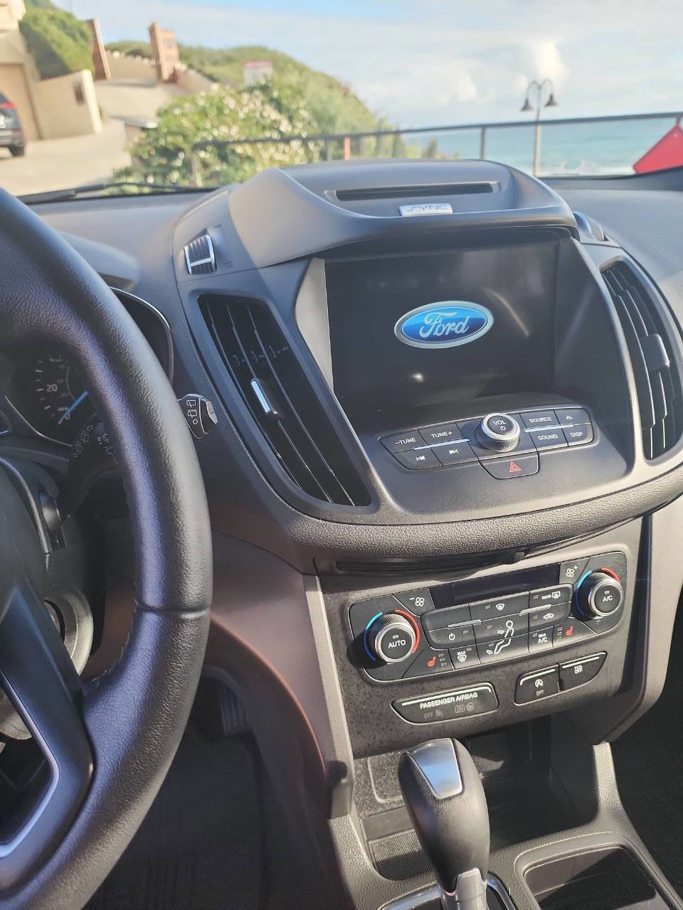 Used 2017 Ford Escape SE w/ SE Leather Comfort Package FWD image 11