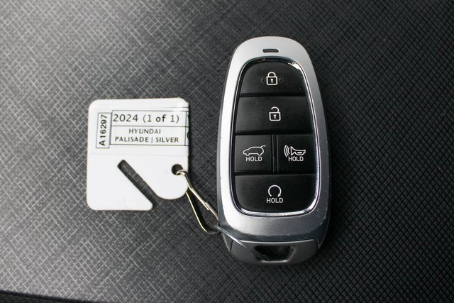 Used 2024 Hyundai Palisade Limited image 34
