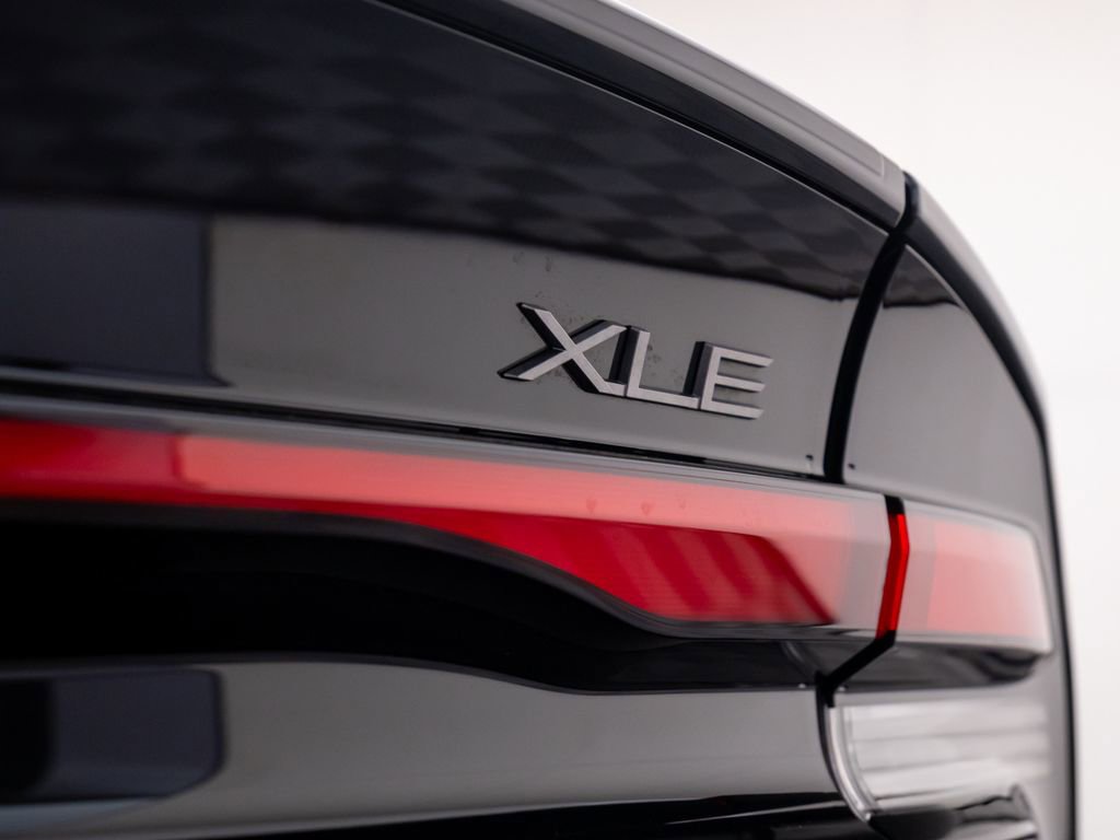 Used 2024 Toyota Prius XLE image 32