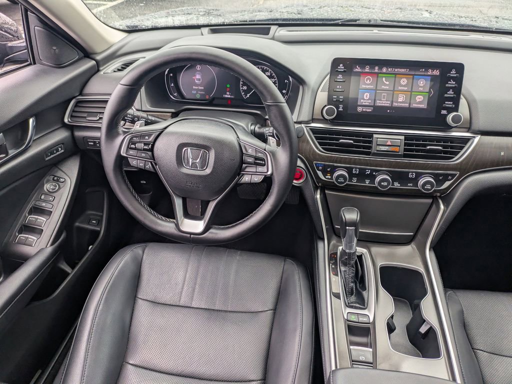Used 2018 Honda Accord Touring image 17