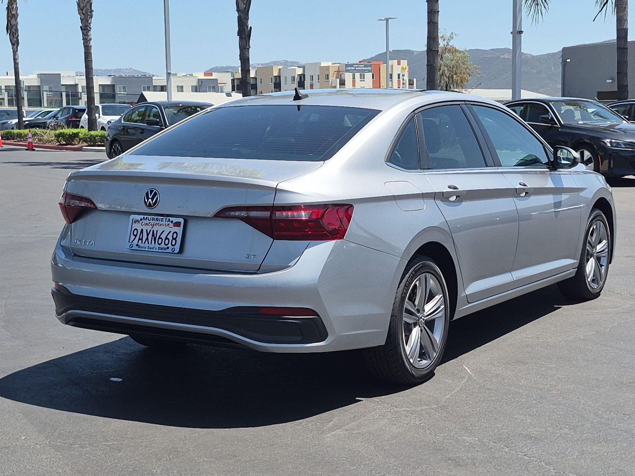 Used 2022 Volkswagen Jetta SE w/ Panoramic Sunroof Package FWD image 10
