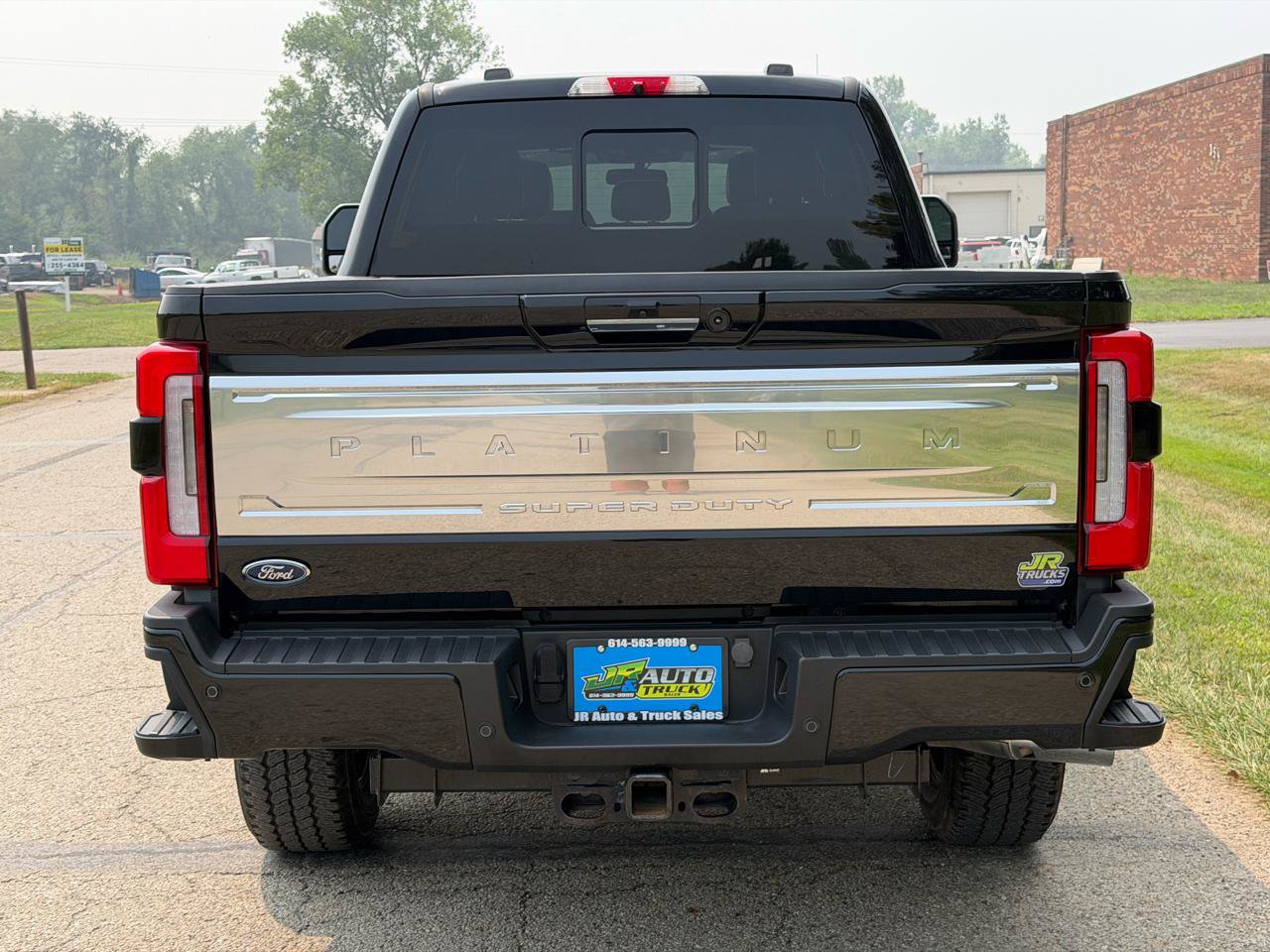 Used 2023 Ford F250 Platinum AWD/4WD image 5