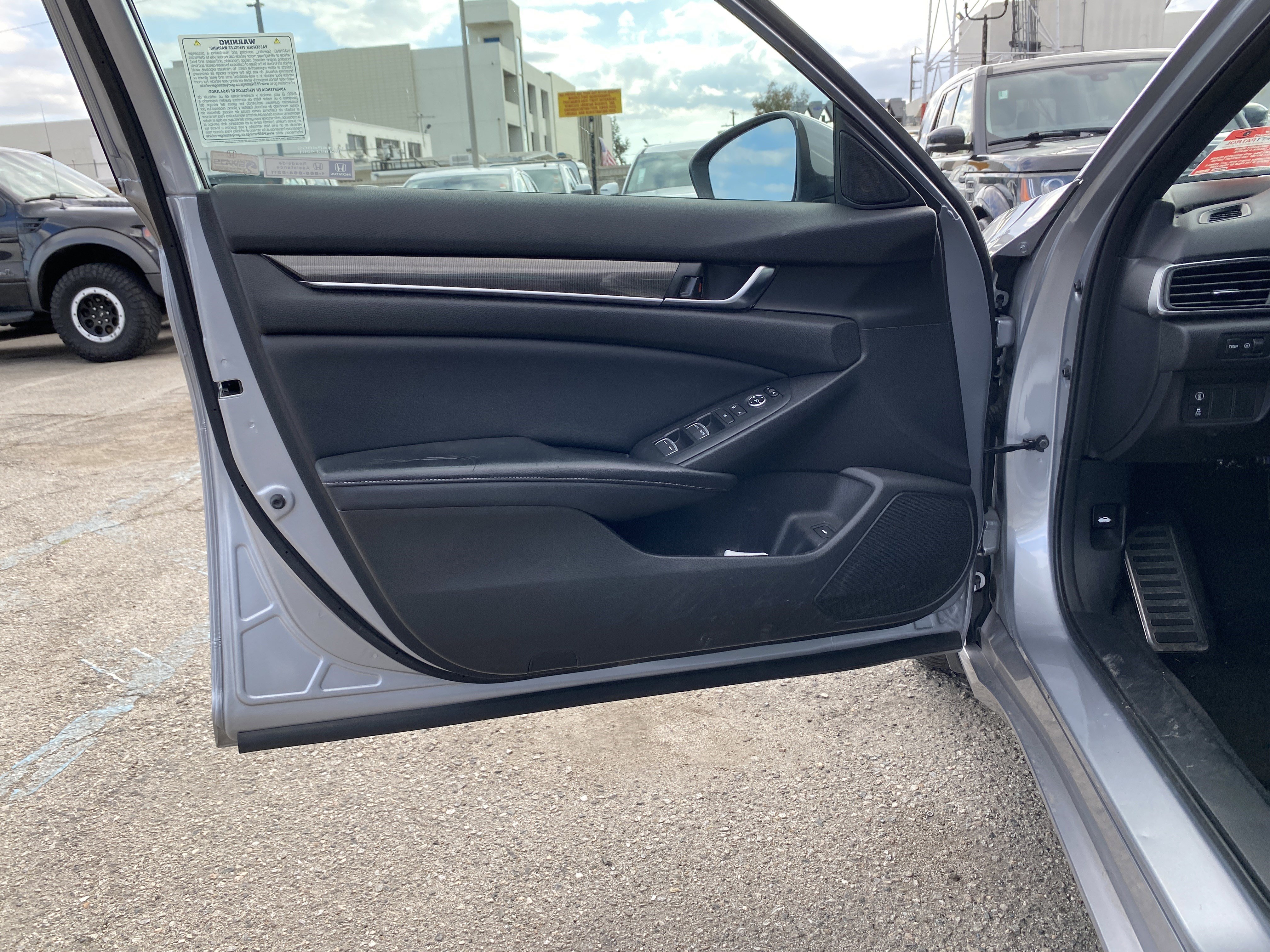 Used 2018 Honda Accord Sport image 16