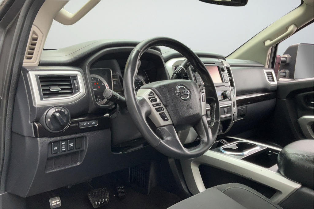 Used 2017 Nissan Titan SV RWD image 23