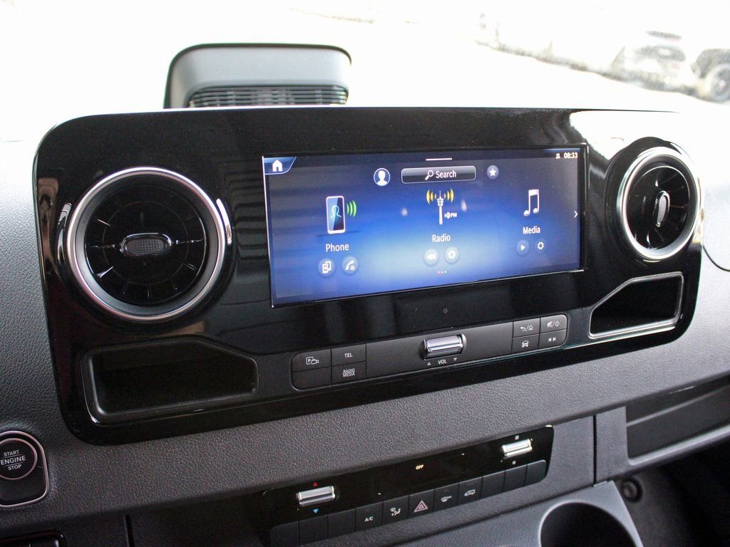 Used 2025 Mercedes-Benz Sprinter 2500 image 16