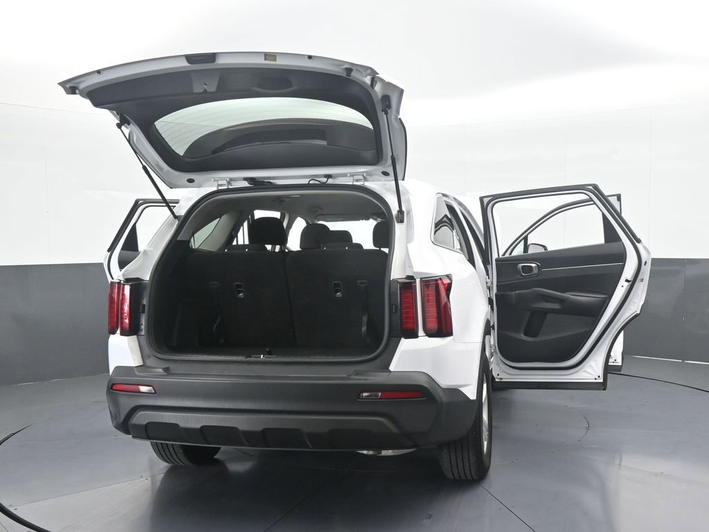Used 2023 Kia Sorento LX image 70