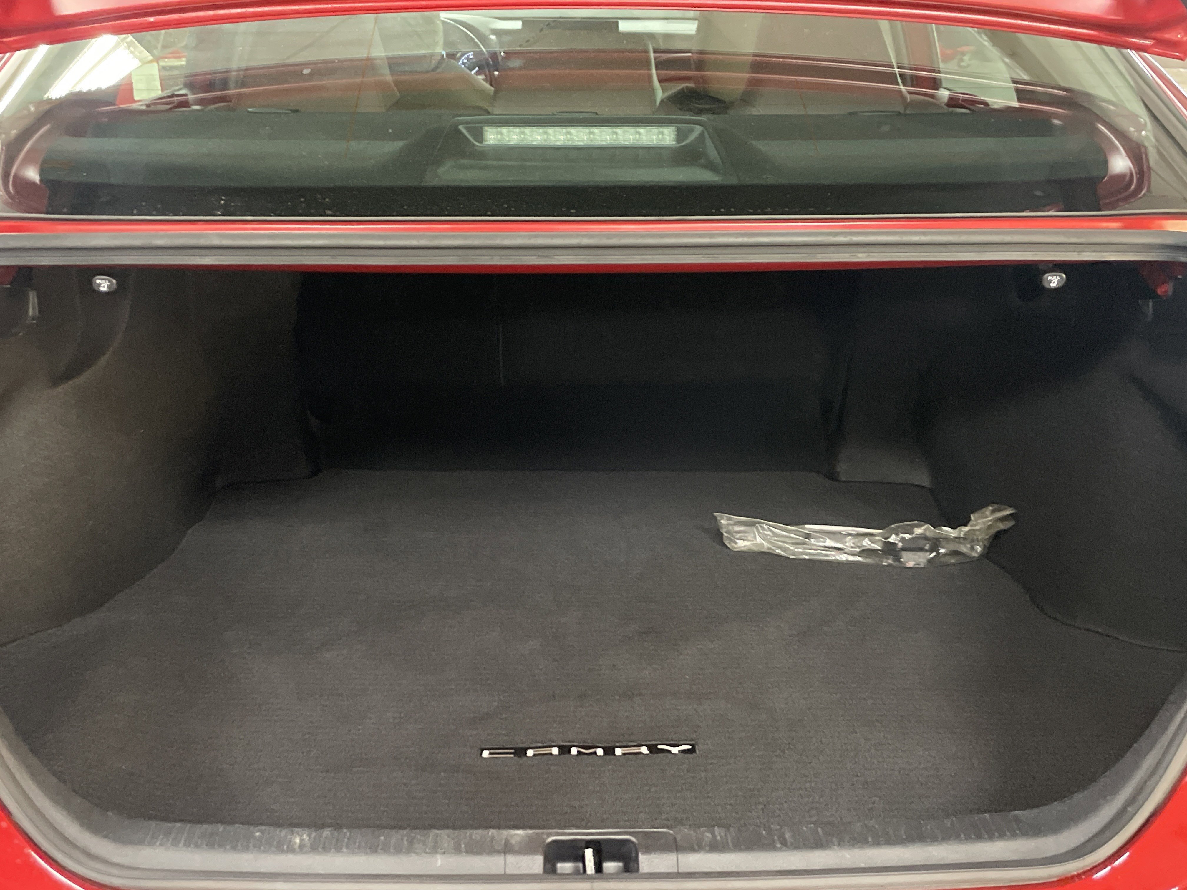 Used 2022 Toyota Camry SE FWD image 34