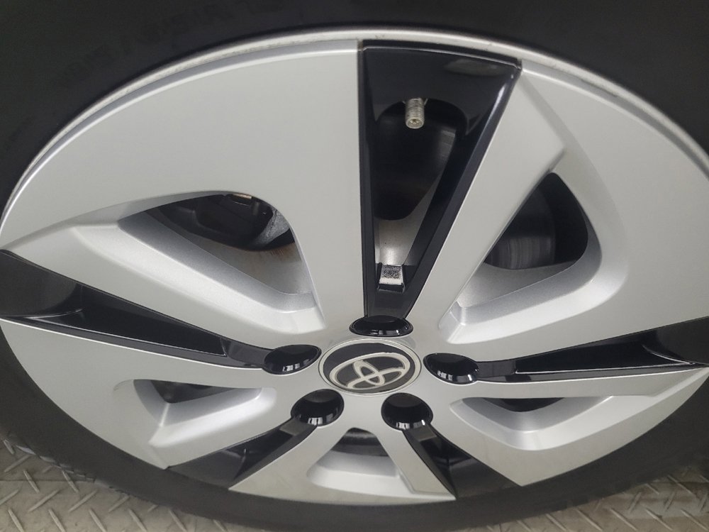 Used 2016 Toyota Prius Four FWD image 31