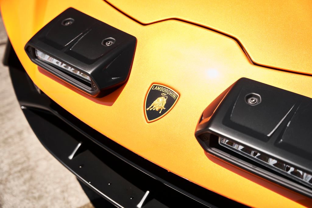 Used 2023 Lamborghini Huracan Sterrato image 7