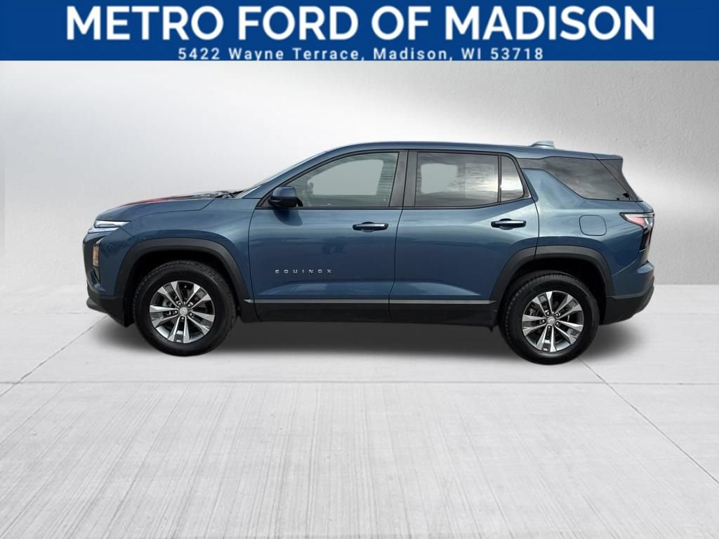Used 2025 Chevrolet Equinox LT AWD/4WD image 2