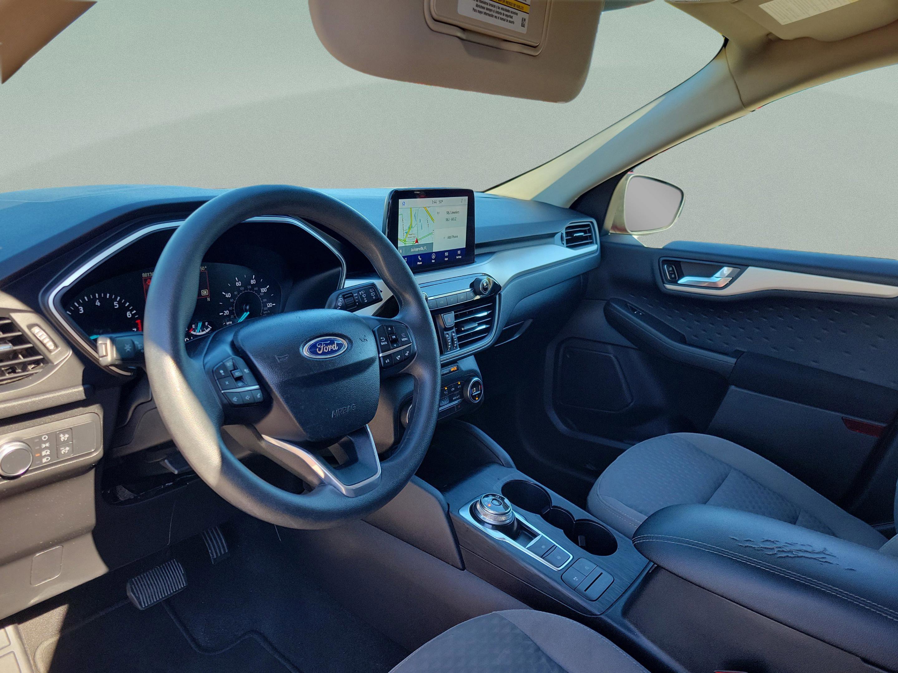 Used 2020 Ford Escape SE image 6