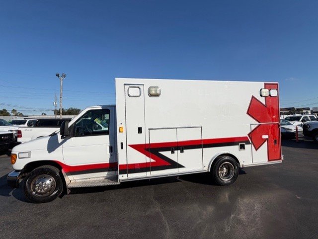 Used 2003 Ford E-450 and Econoline 450 image 9