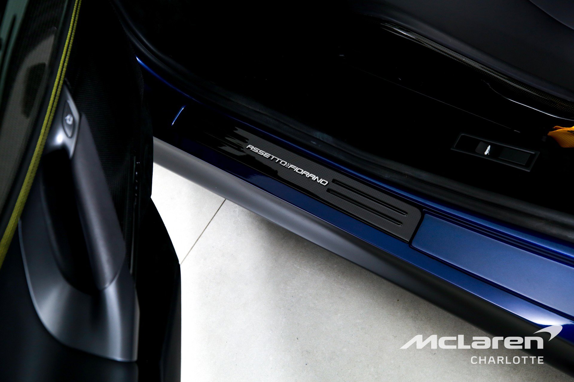 Used 2022 Ferrari SF90 Spider image 16