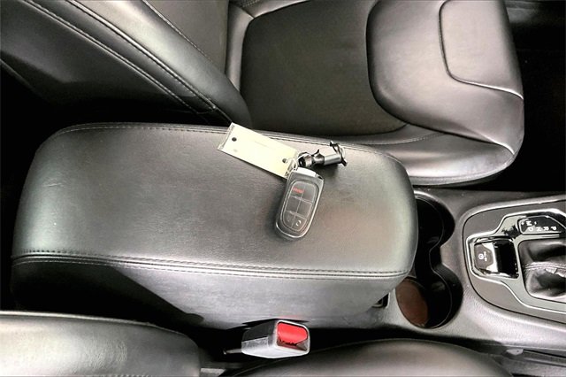 Used 2019 Jeep Cherokee Latitude Plus image 34