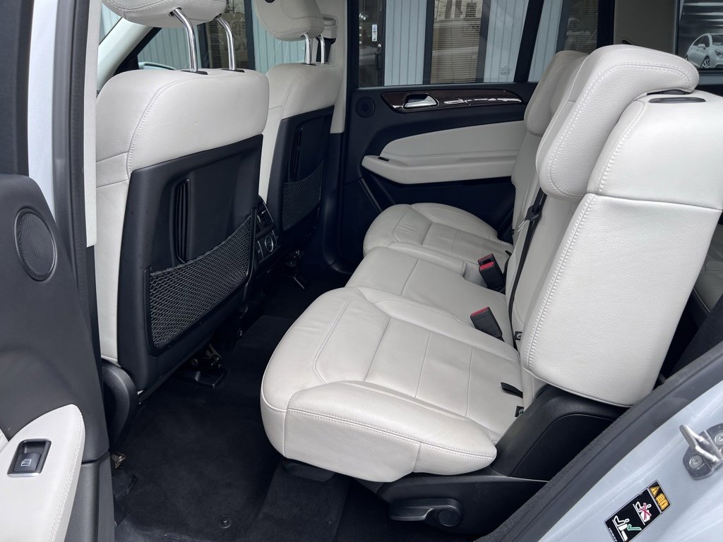 Used 2018 Mercedes-Benz GLS 450 4MATIC w/ Premium Package image 21