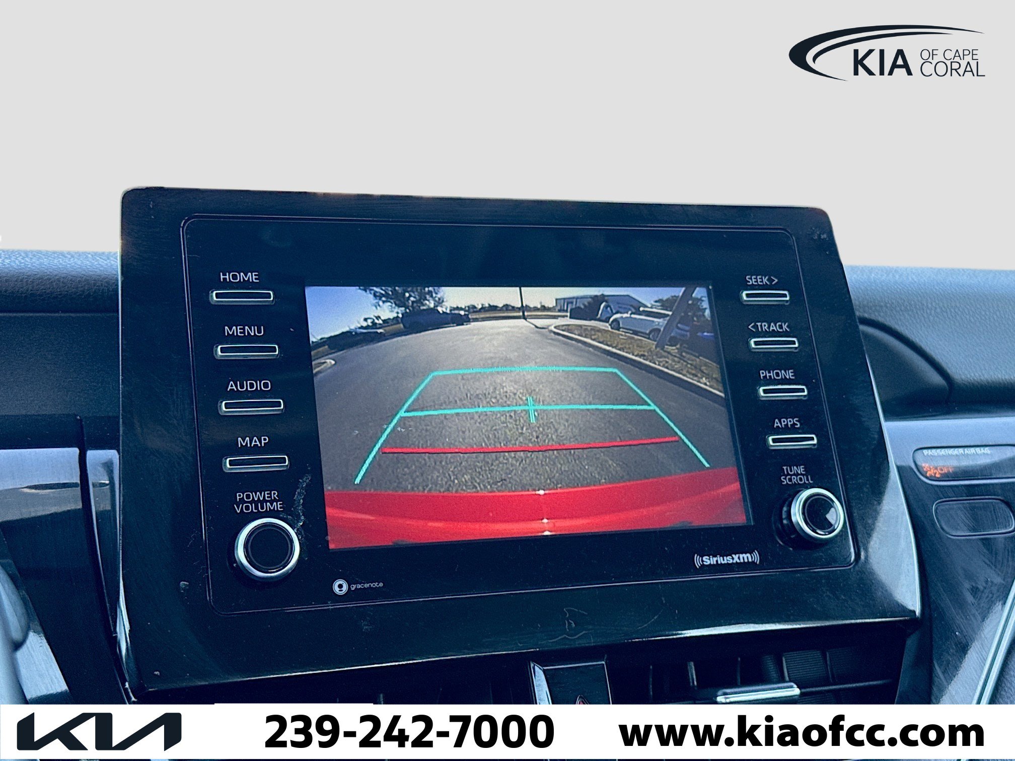 Used 2021 Toyota Camry SE image 28