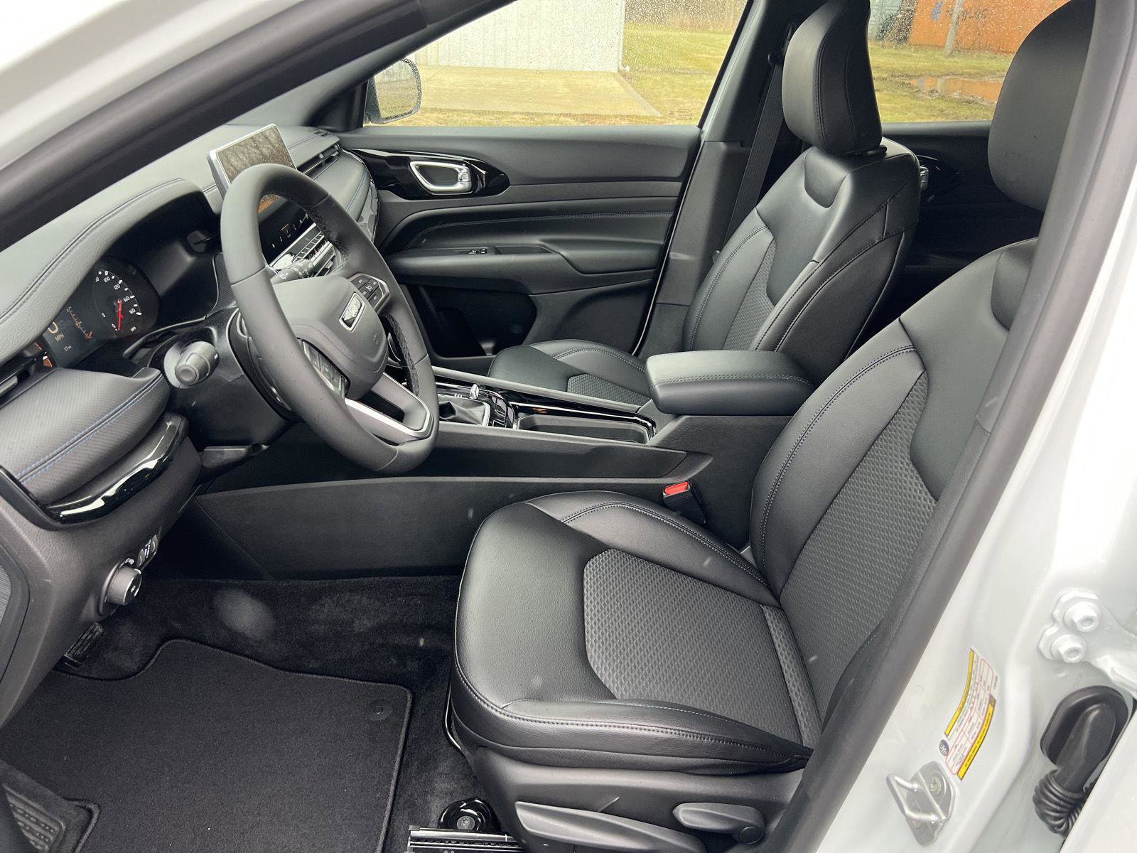 New 2026 Jeep Compass Latitude image 13