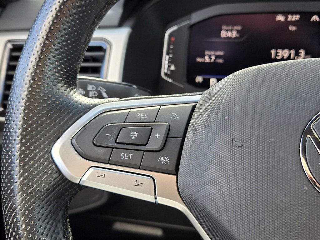 Certified 2022 Volkswagen Atlas Cross Sport SEL R-Line image 23