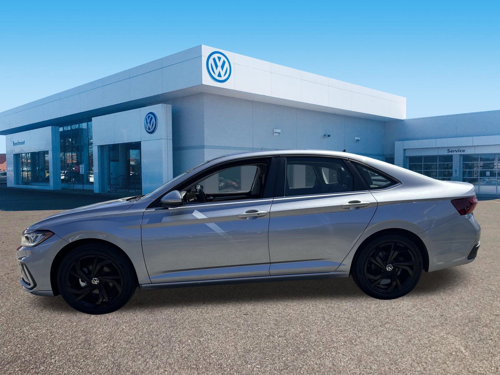 Used 2025 Volkswagen Jetta SE image 4