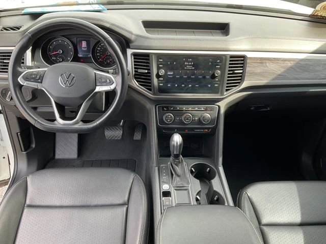 Used 2020 Volkswagen Atlas Cross Sport SE w/ Towing Package image 4