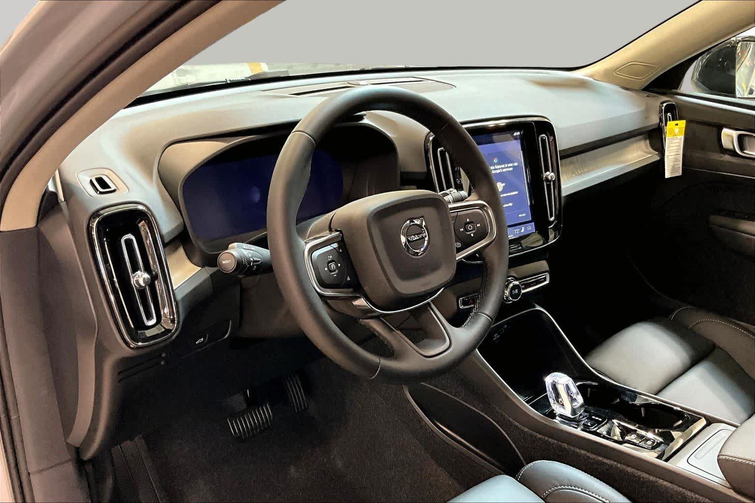 New 2026 Volvo XC40 B5 Plus w/ Protection Package Premier AWD/4WD image 9