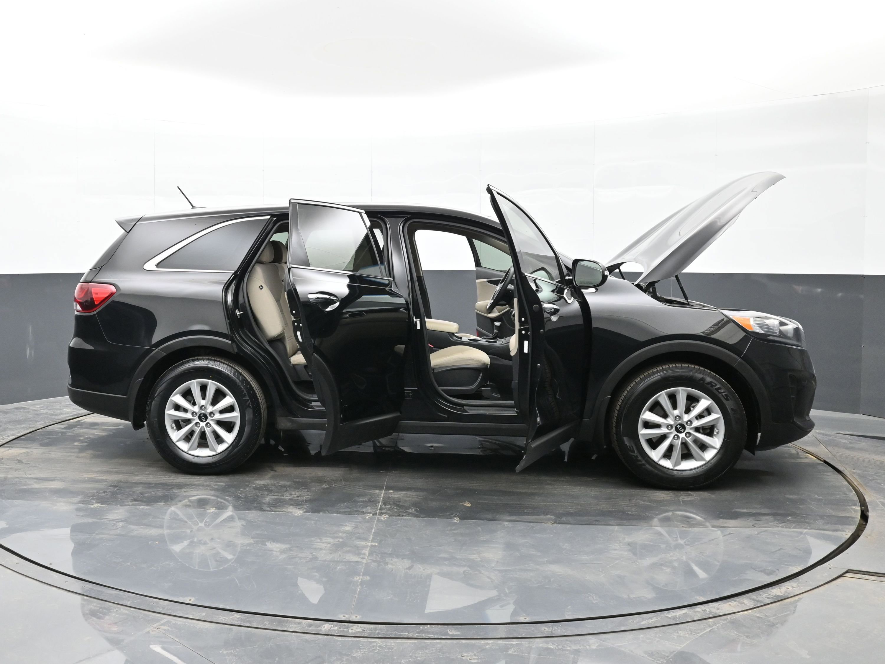 Used 2020 Kia Sorento LX image 48