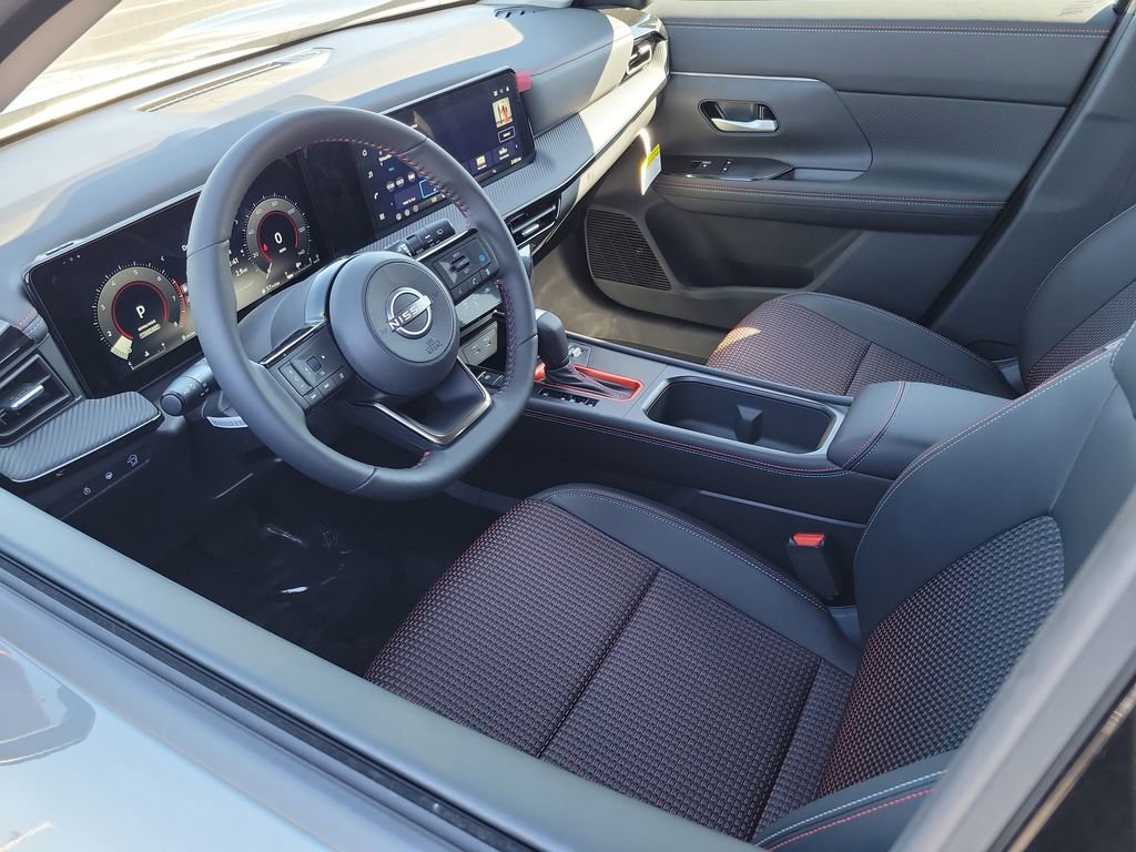 New 2026 Nissan Kicks SR w/ SR Premium Package FWD image 3