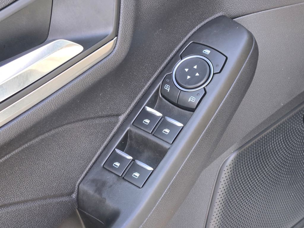 Used 2021 Ford Escape Titanium image 30