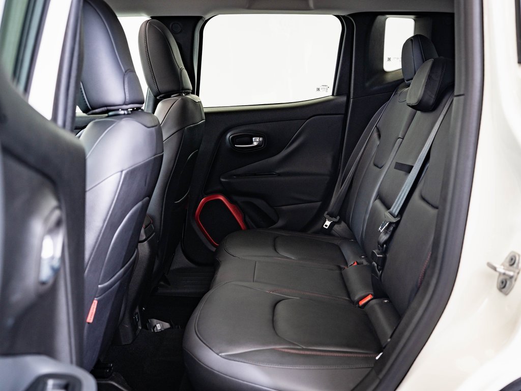 Used 2016 Jeep Renegade Trailhawk w/ Premium Trailhawk Package image 41