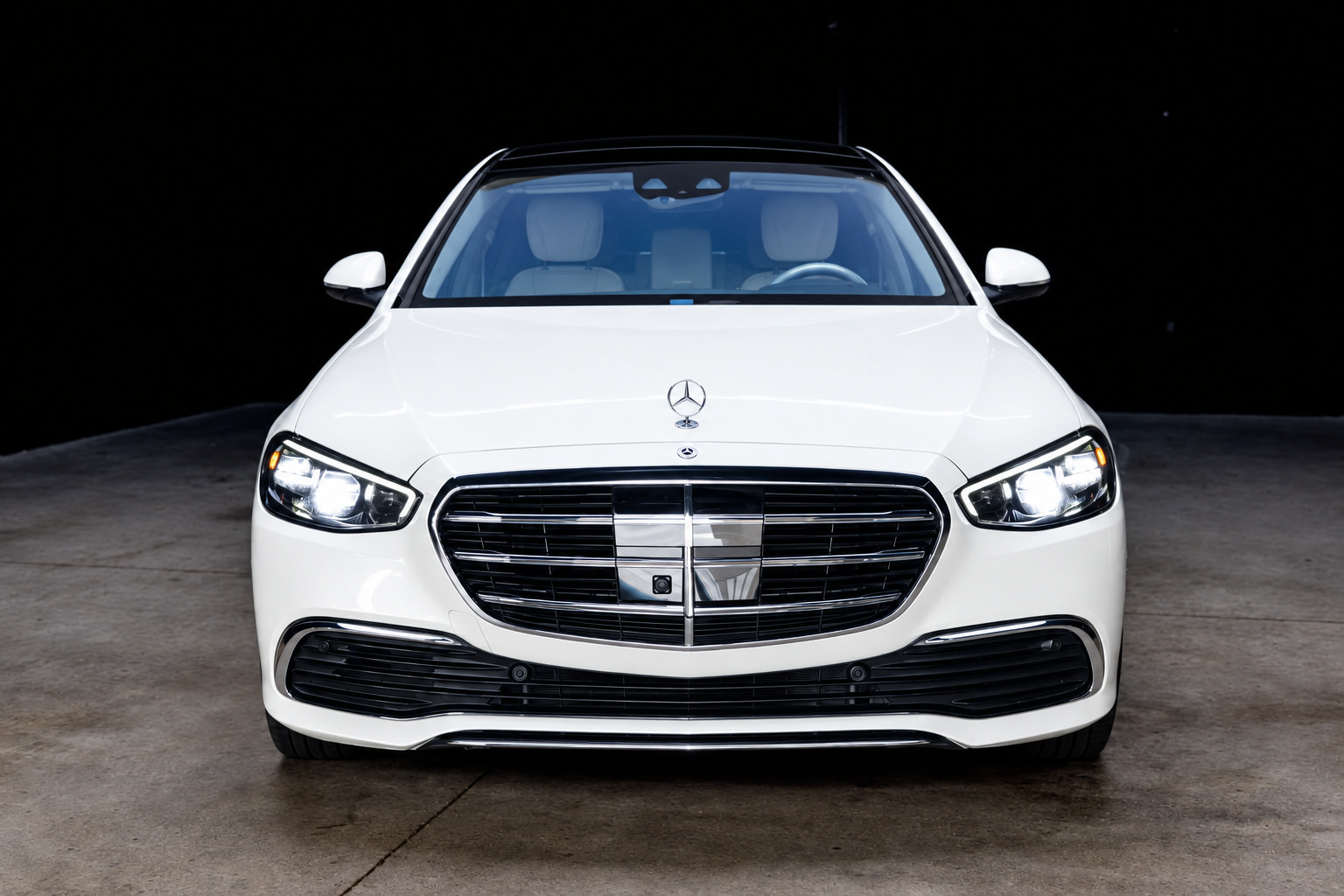 Used 2022 Mercedes-Benz S 580 4MATIC Sedan image 2