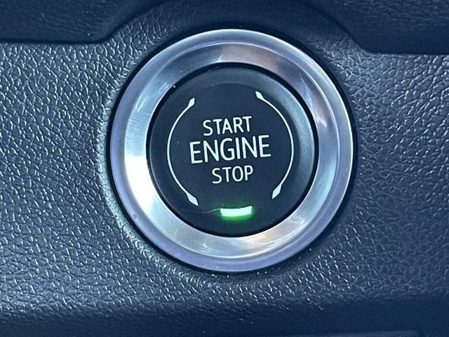 Used 2025 Chevrolet Traverse LT FWD image 21