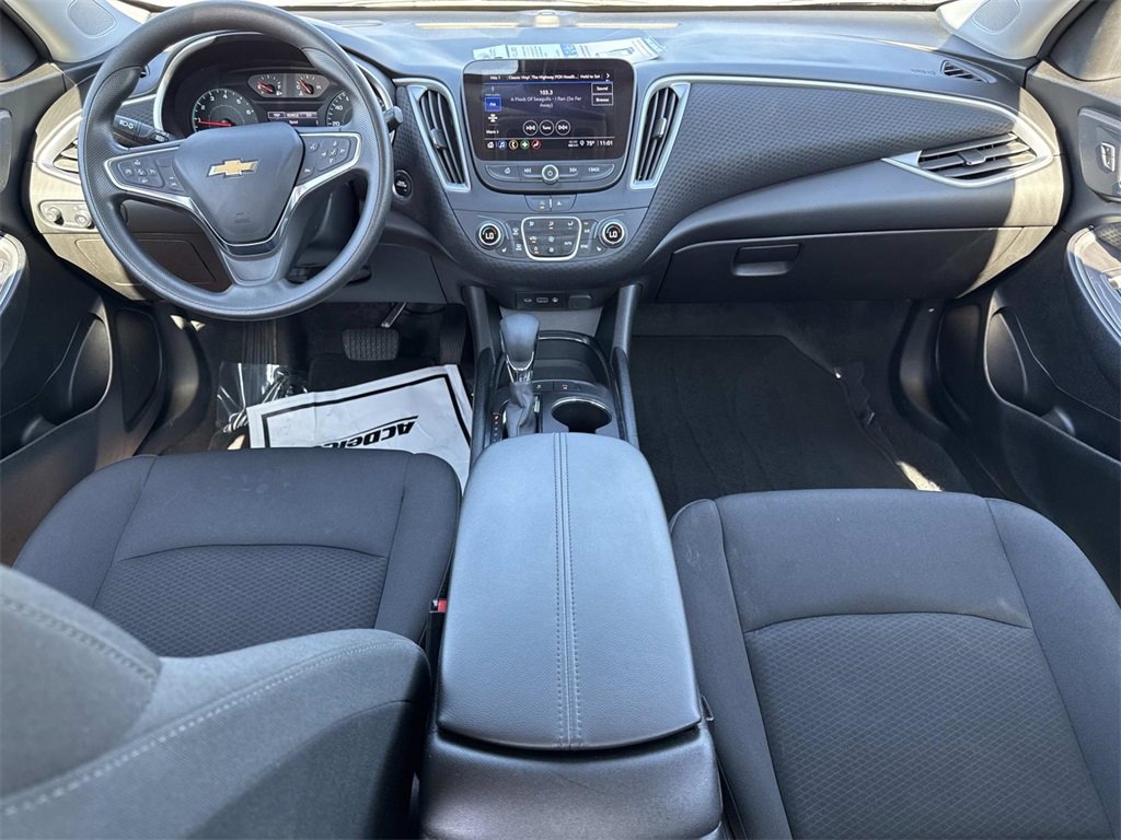 Used 2025 Chevrolet Malibu LT image 23