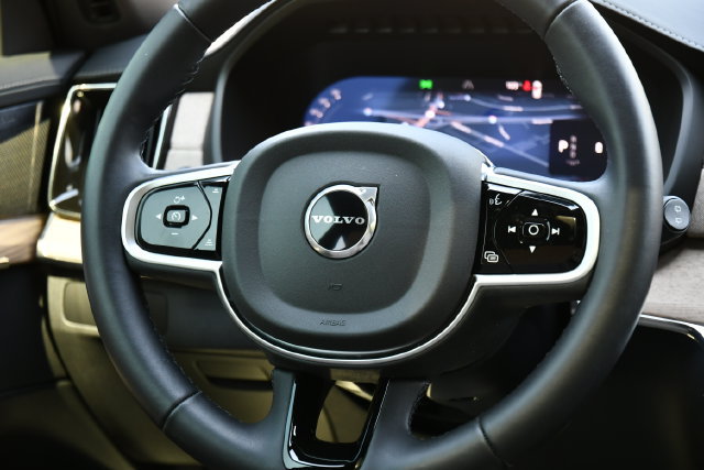 New 2026 Volvo XC90 B6 Plus w/ Protection Package Premier AWD/4WD image 21
