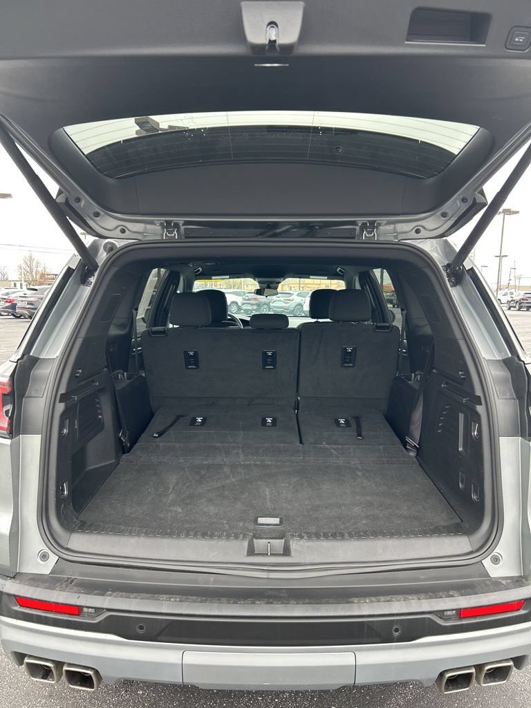 Used 2025 GMC Acadia Elevation FWD image 14