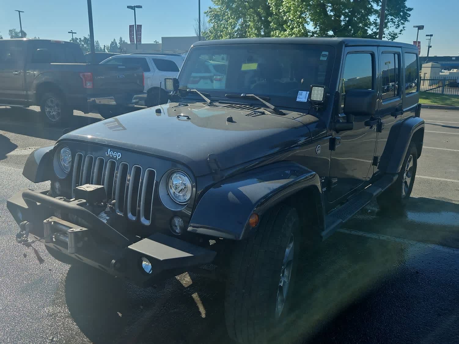 Used 2018 Jeep Wrangler Unlimited Sahara w/ Connectivity Group