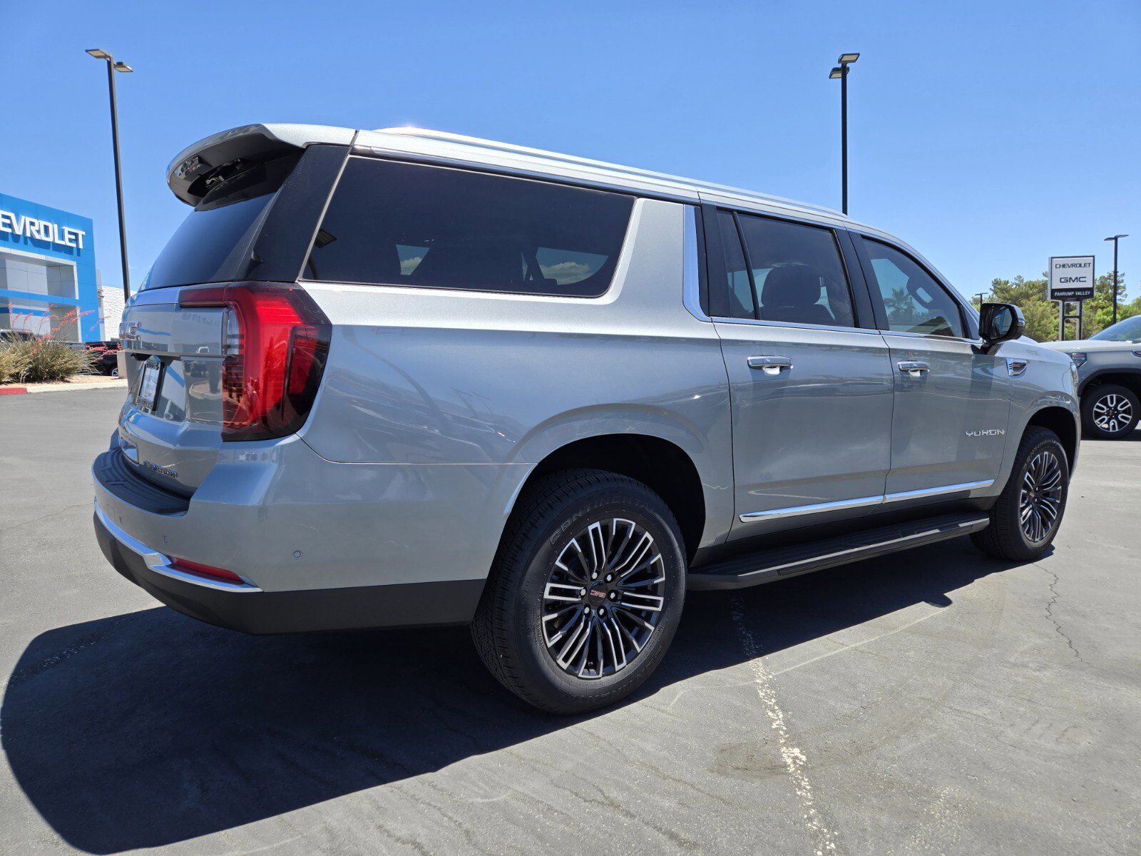 New 2025 GMC Yukon XL Elevation image 4