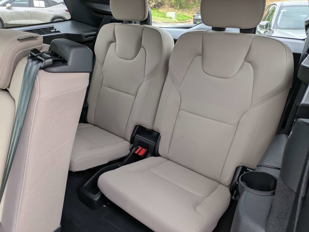 New 2026 Volvo XC90 B6 Ultra w/ Protection Package AWD/4WD image 15
