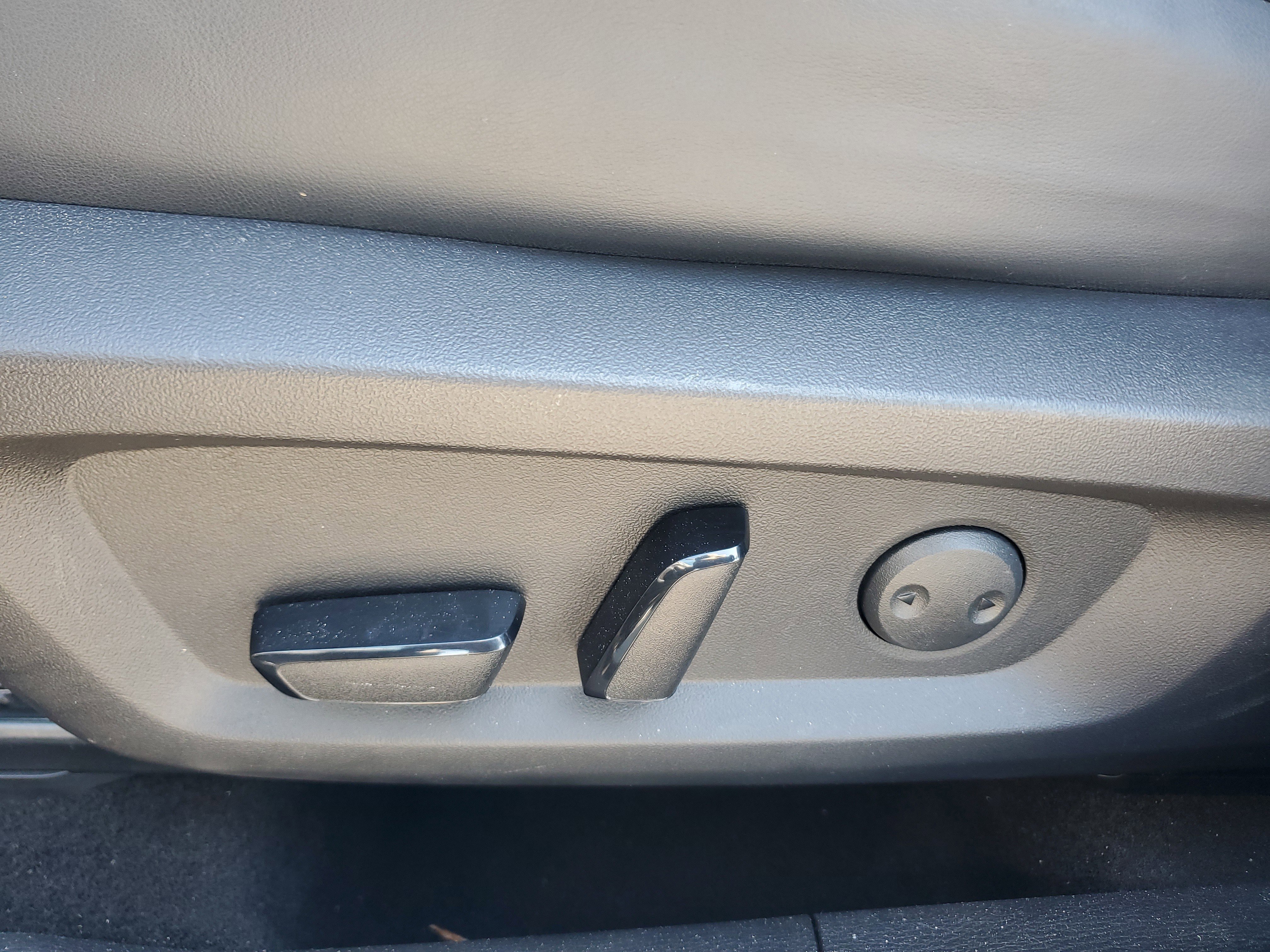 Used 2022 Mitsubishi Outlander SEL Black Edition image 13