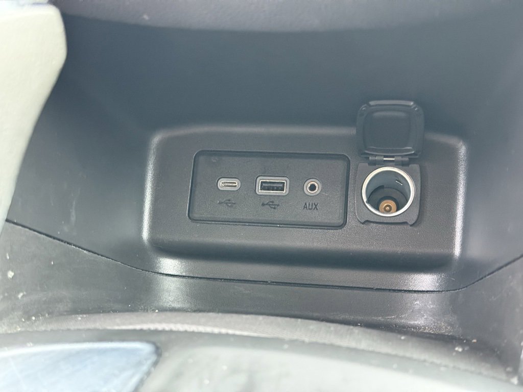 Used 2021 Chevrolet Equinox LT w/ Driver Convenience Package image 19