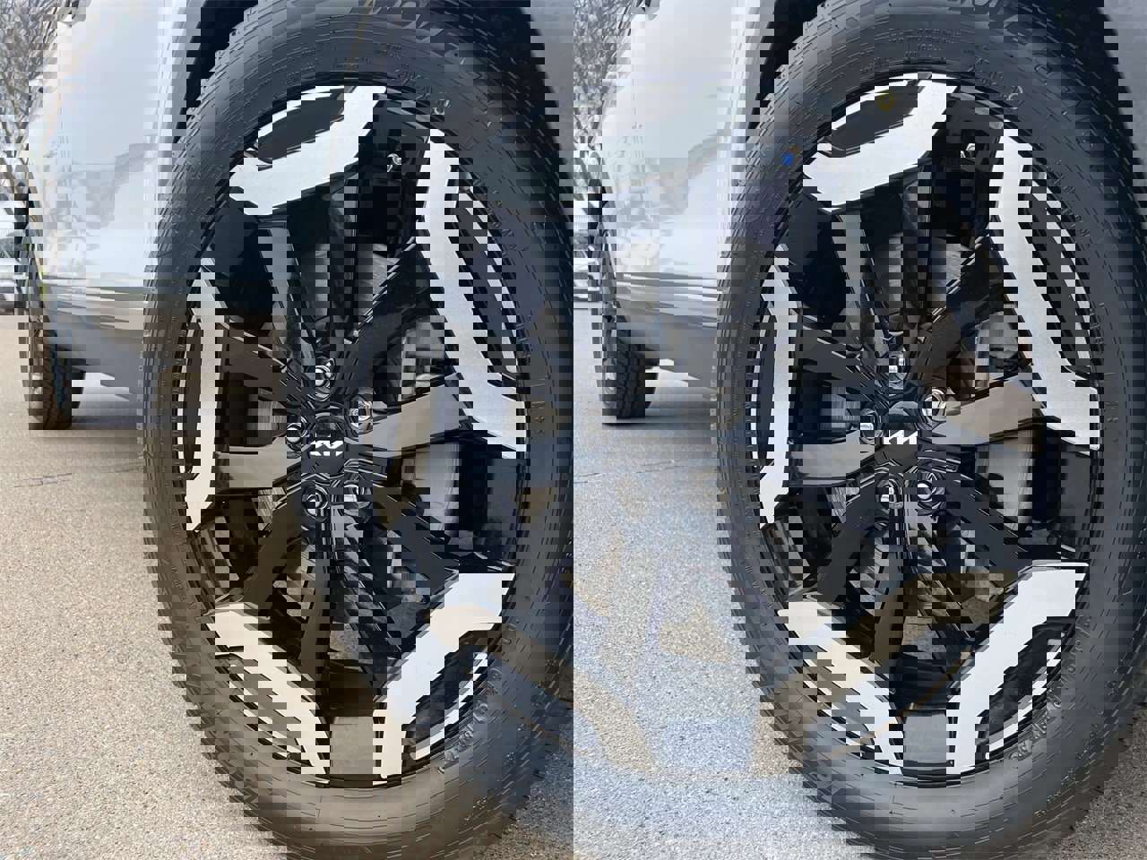 Used 2024 Kia Telluride S w/ S Sunroof Package image 7