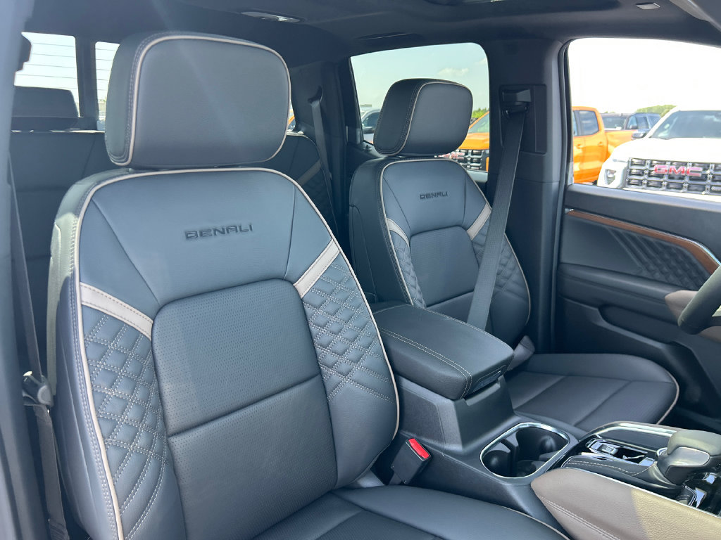 New 2026 GMC Canyon Denali AWD/4WD image 39