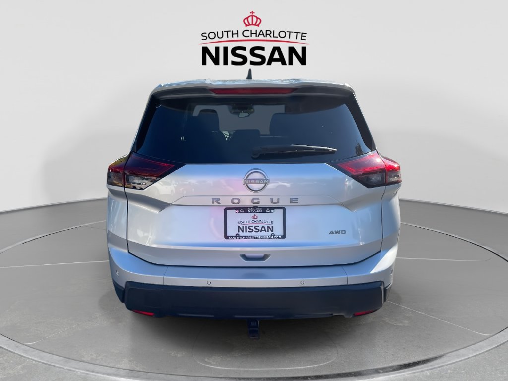 Used 2025 Nissan Rogue S AWD/4WD image 5